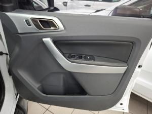 Ford Everest 2.2TDCi XLT auto - Image 13