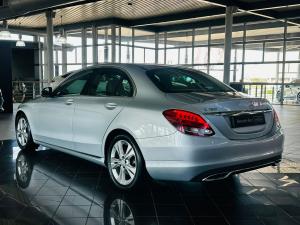 Mercedes-Benz C-Class C180 auto - Image 10