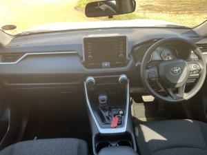 Toyota RAV4 2.0 GX auto - Image 6