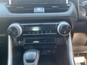 Toyota RAV4 2.0 GX auto - Image 16