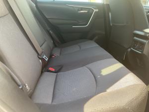 Toyota RAV4 2.0 GX auto - Image 18
