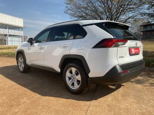 Toyota RAV4 2.0 GX auto - Image 23