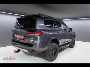 Toyota Land Cruiser 300 3.3D GR-Sport - Image 2
