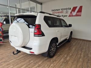 Toyota Land Cruiser Prado 2.8GD VX-L - Image 2