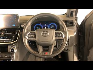 Toyota Land Cruiser 300 3.3D GR-Sport - Image 8