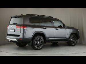 Toyota Land Cruiser 300 3.3D GR-Sport - Image 2