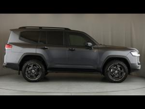 Toyota Land Cruiser 300 3.3D GR-Sport - Image 3