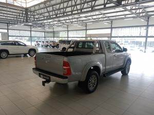 Toyota Hilux 3.0D-4D Xtra cab Raider Legend 45 - Image 2