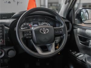 Toyota Hilux 2.4GD-6 double cab Raider manual - Image 8