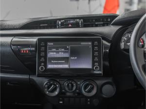 Toyota Hilux 2.4GD-6 double cab Raider manual - Image 10