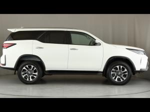 Toyota Fortuner 2.4GD-6 4x4 - Image 3