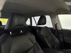 Toyota RAV4 2.0 VX - Image 15