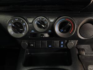Toyota Hilux 2.8GD-6 Xtra cab Legend manual - Image 16