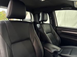 Toyota Hilux 2.8GD-6 Xtra cab Legend manual - Image 17