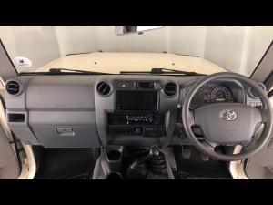 Toyota Land Cruiser 79 4.5D-4D V8 double cab LX - Image 6