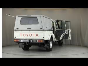 Toyota Land Cruiser 79 4.5D-4D V8 double cab LX - Image 24