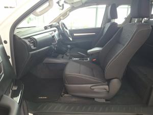 Toyota Hilux 2.4GD-6 Xtra cab Raider manual - Image 7