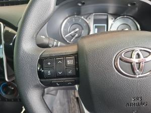 Toyota Hilux 2.4GD-6 Xtra cab Raider manual - Image 9
