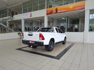 Toyota Hilux 2.4GD-6 Xtra cab Raider manual - Image 2