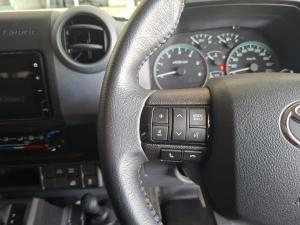 Toyota Land Cruiser 79 2.8GD-6 double cab auto - Image 9