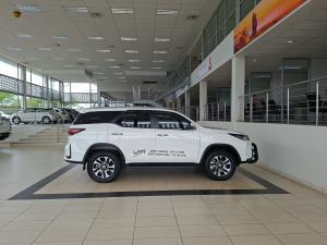 Toyota Fortuner 2.8GD-6 4x4 VX - Image 3