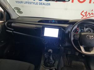 Toyota Hilux 2.4GD-6 single cab Raider manual - Image 6