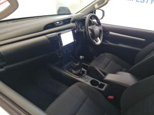 Toyota Hilux 2.4GD-6 single cab Raider manual - Image 7