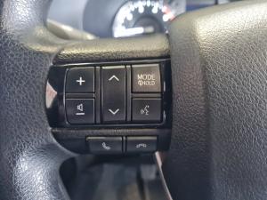 Toyota Hilux 2.4GD-6 single cab Raider manual - Image 9