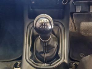 Toyota Hilux 2.4GD-6 single cab Raider manual - Image 12