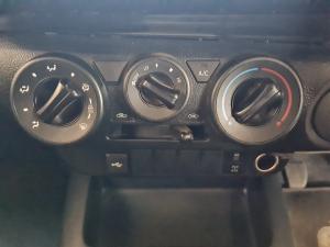 Toyota Hilux 2.4GD-6 single cab Raider manual - Image 15