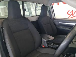 Toyota Hilux 2.4GD-6 single cab Raider manual - Image 16