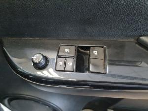 Toyota Hilux 2.4GD-6 single cab Raider manual - Image 21