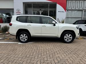 Toyota Land Cruiser 300 3.3D GX-R - Image 3