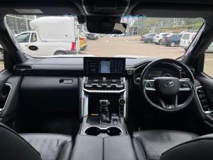 Toyota Land Cruiser 300 3.3D GR-Sport - Image 6