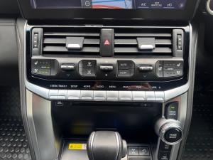 Toyota Land Cruiser 300 3.3D GR-Sport - Image 15