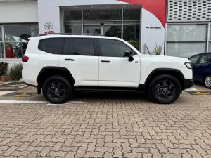 Toyota Land Cruiser 300 3.3D GR-Sport - Image 3