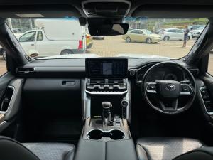 Toyota Land Cruiser 300 3.3D ZX - Image 6