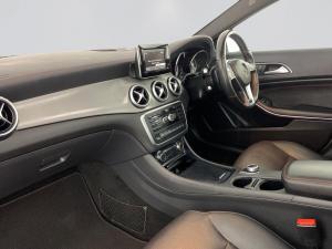 Mercedes-Benz GLA 200 automatic - Image 20