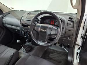 Isuzu D-Max Gen 6 250C single cab Fleetside - Image 11