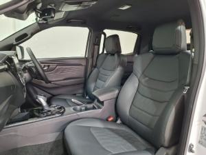 Isuzu D-Max 3.0TD double cab V-Cross 4x4 - Image 10