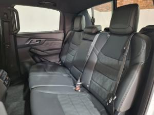 Isuzu D-Max 3.0TD double cab V-Cross 4x4 - Image 11