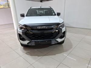 Isuzu D-Max 3.0TD double cab V-Cross 4x4 - Image 4