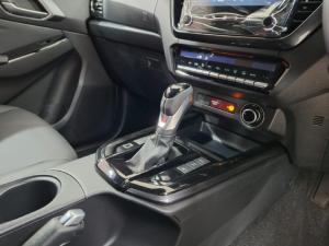 Isuzu D-Max 3.0TD double cab V-Cross 4x4 - Image 8