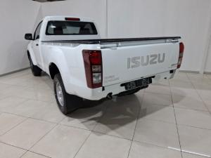 Isuzu D-Max Gen 6 250 single cab Fleetside safety - Image 3