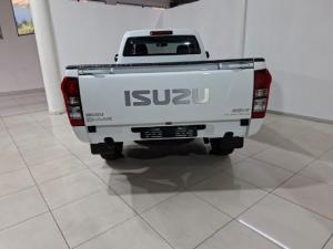 Isuzu D-Max Gen 6 250 single cab Fleetside safety - Image 5