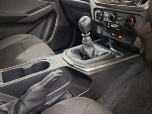Isuzu D-Max 1.9TD Extended cab LS manual - Image 10