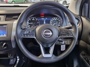 Nissan Navara 2.5DDTi double cab SE Plus auto - Image 10