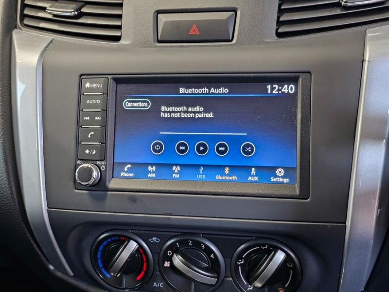 Nissan Navara Navara 2.5DDTi double cab SE Plus auto