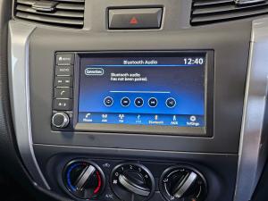 Nissan Navara 2.5DDTi double cab SE Plus auto - Image 14