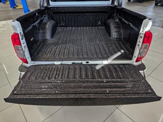 Nissan Navara 2.5DDTi double cab SE Plus auto